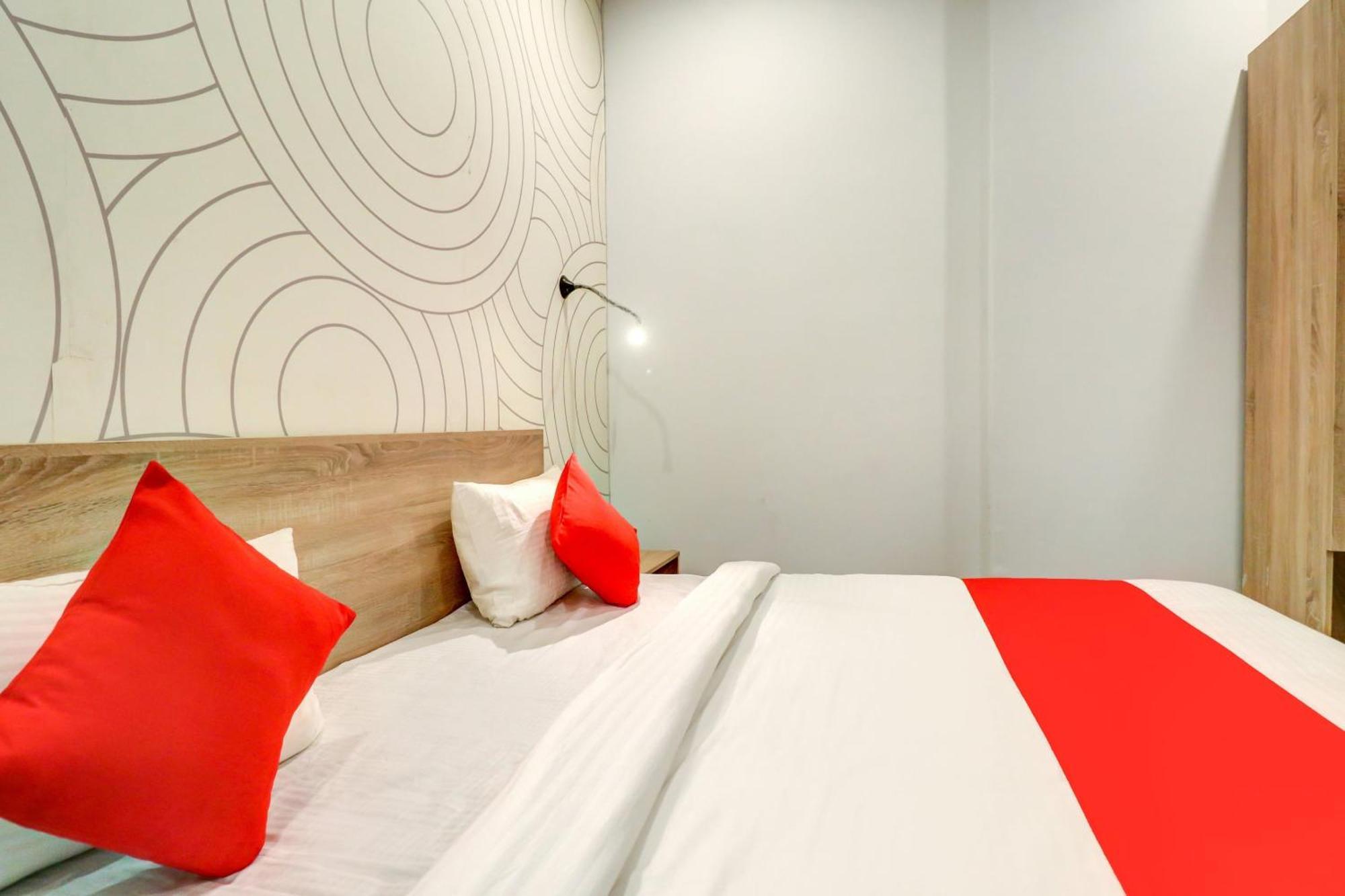 Hotel O Jps Grand Hotel 新德里 外观 照片