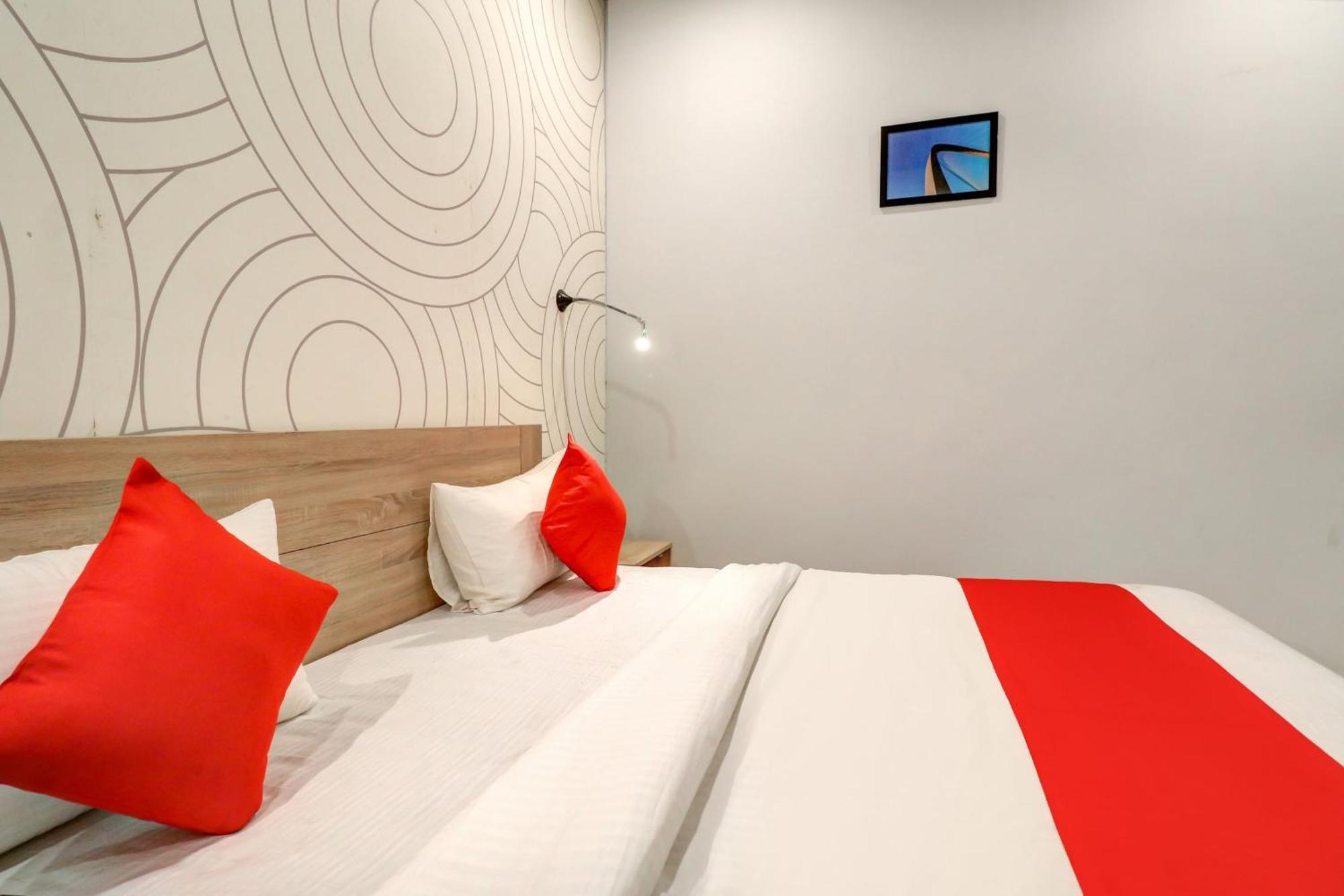 Hotel O Jps Grand Hotel 新德里 外观 照片