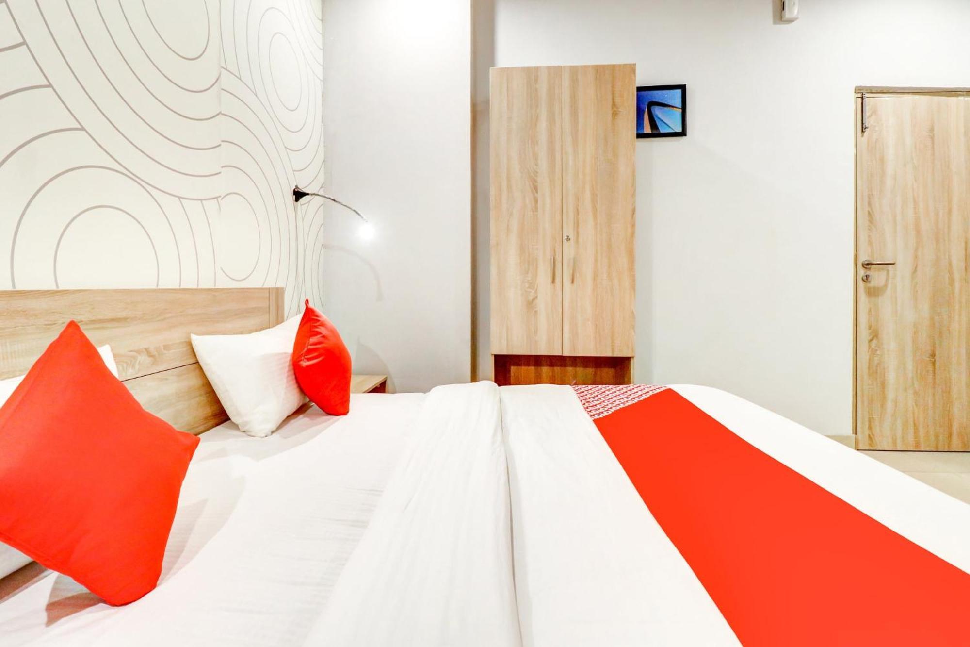 Hotel O Jps Grand Hotel 新德里 外观 照片